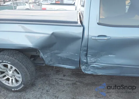 2016 Chevrolet Silverado 1500 1Lt z USA, uszkodzony, nr VIN 3GCUKREC8GG287192